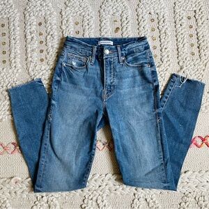 Good American Good Legs Crop Jean